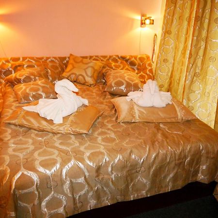 Kizhi Art Hotel Kharkov Luaran gambar
