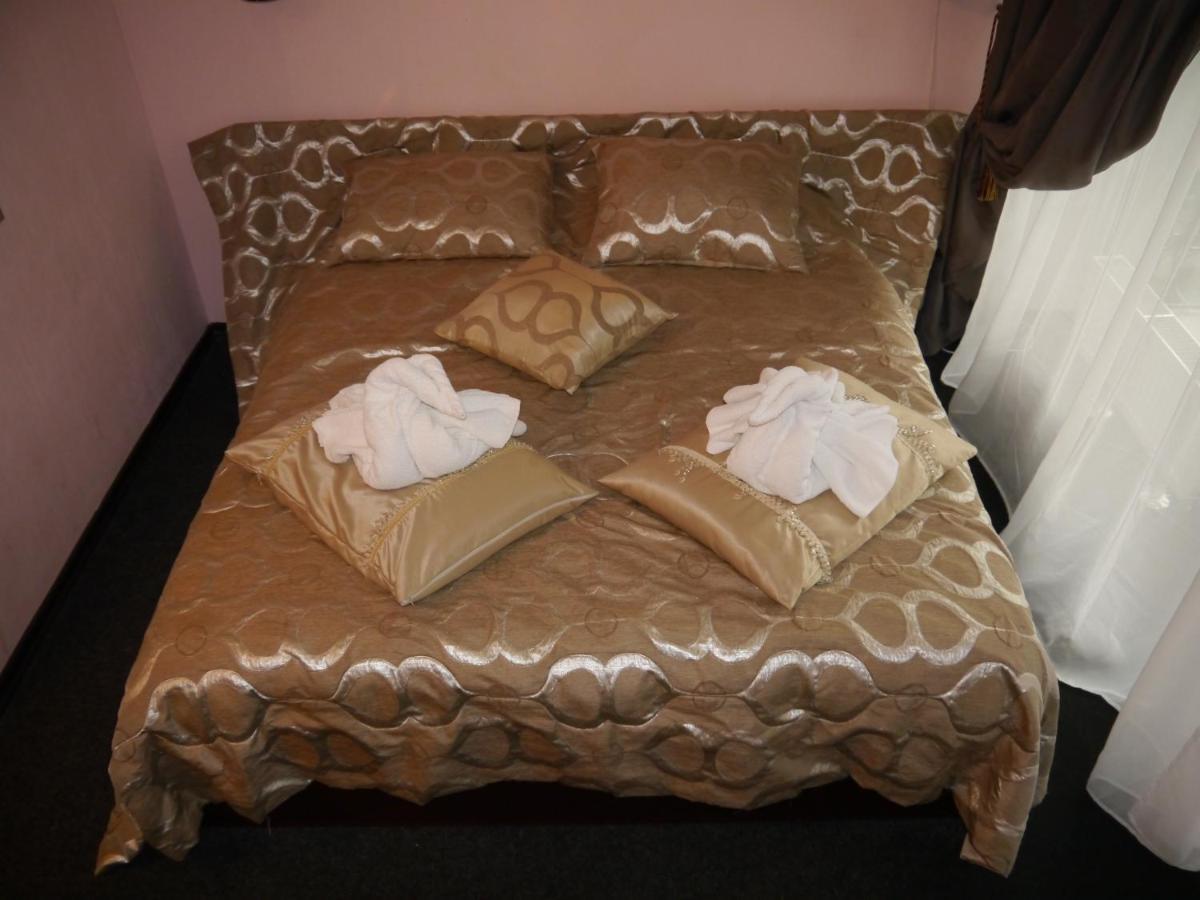 Kizhi Art Hotel Kharkov Luaran gambar