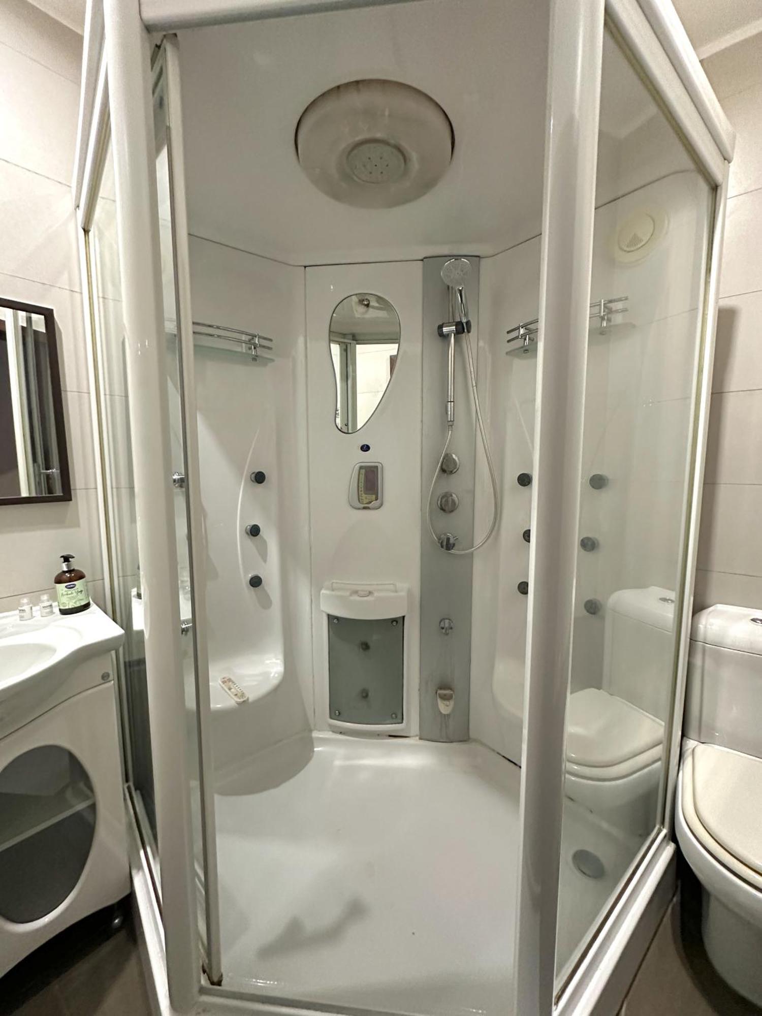 Kizhi Art Hotel Kharkov Luaran gambar